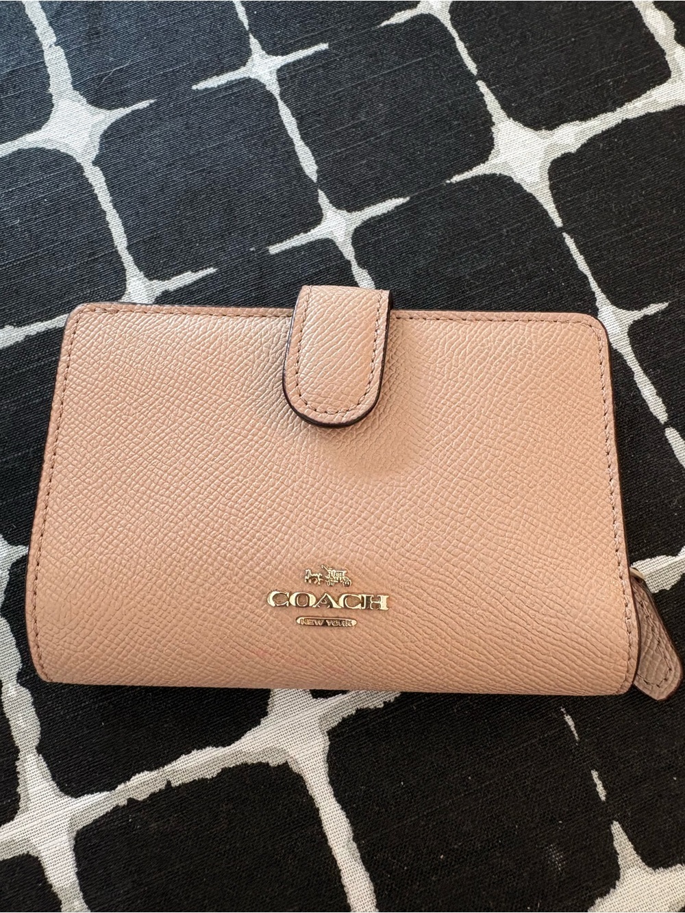 Coach Medium Corner Zip Wallet  with Pebbled Leather in Blush Pink